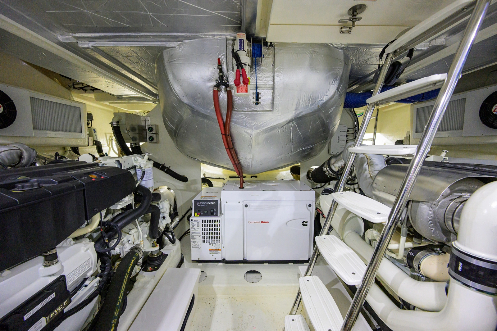 2019 Riviera 5400 Sport Yacht
