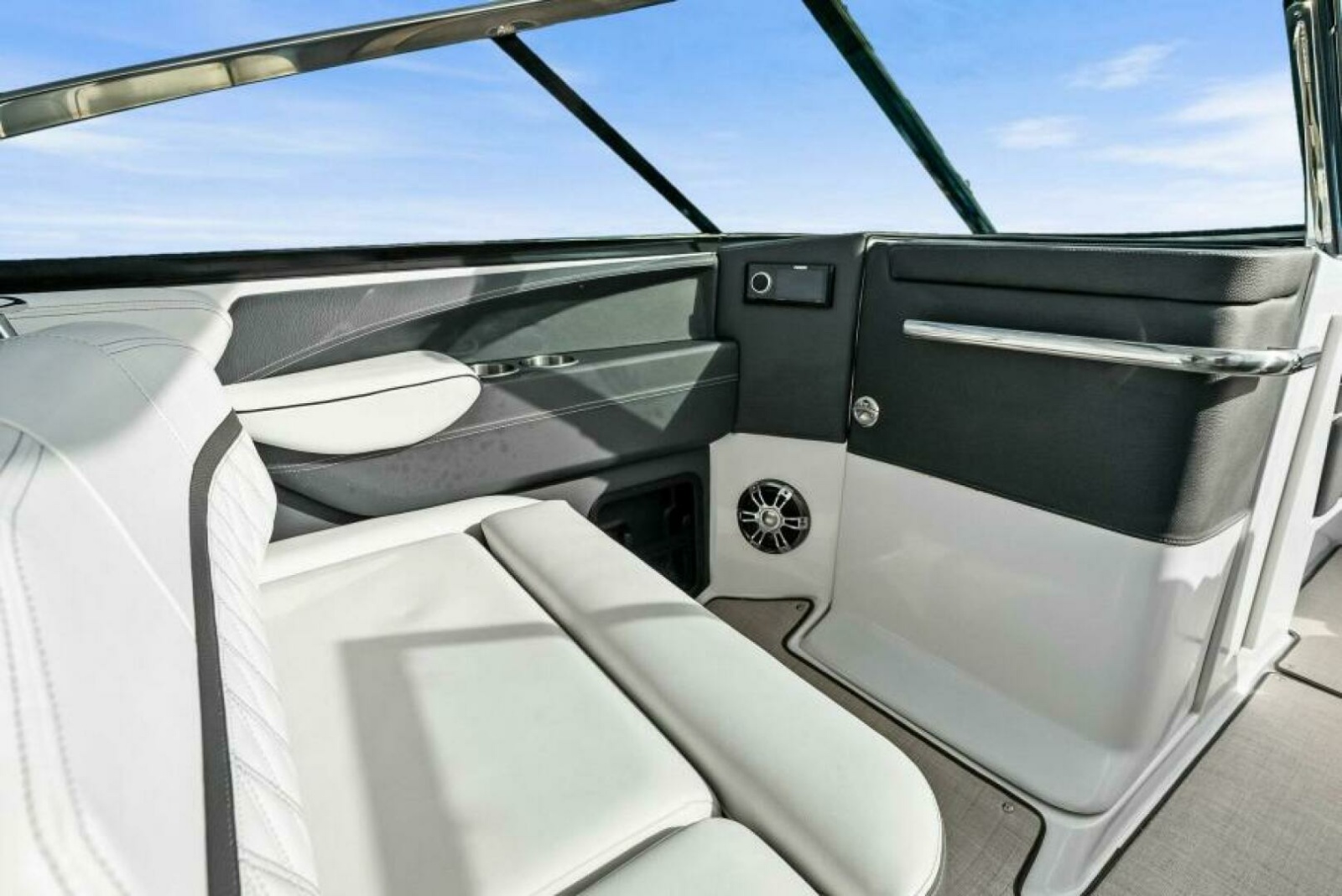 2023 Regal 29 OBX