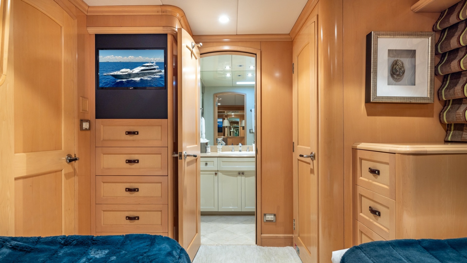 1998 Trinity Yachts Sport Fisherman - BAD COMPANY: Guest Cabin with Ensuite View