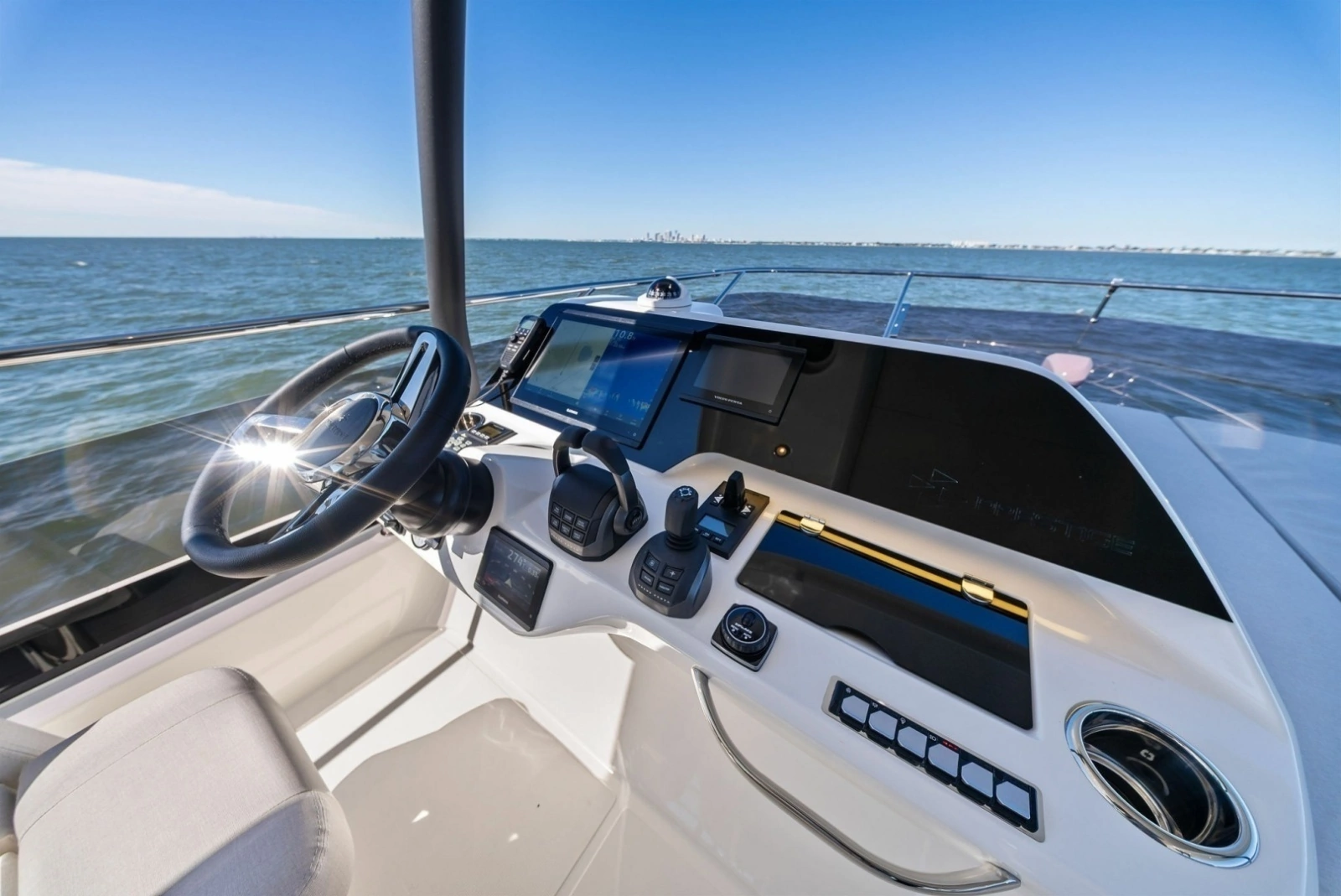 2026 F5.7 Prestige Yachts Flybridge Helm