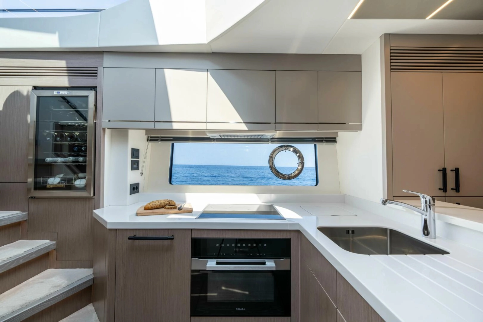 75 SPORT YACHT 75ft Sunseeker Yacht For Sale