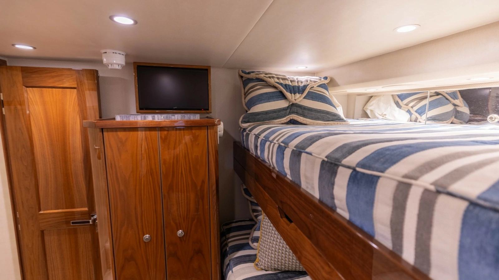 Guest Cabin with Bunk Beds