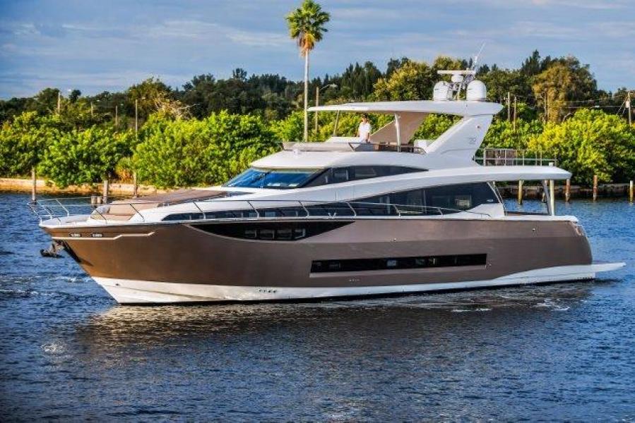 2016 Prestige 750 Flybridge