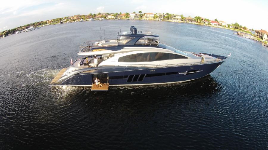 2012 Lazzara Yachts 92 Motor Yacht Flybridge
