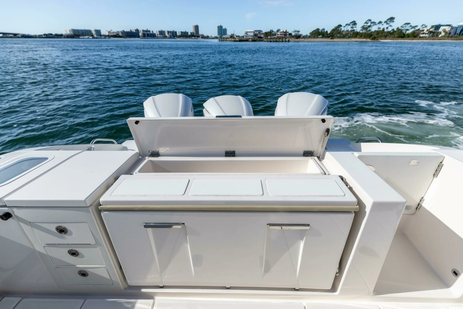 2019 Pursuit S 368 Moon Dogg Cockpit