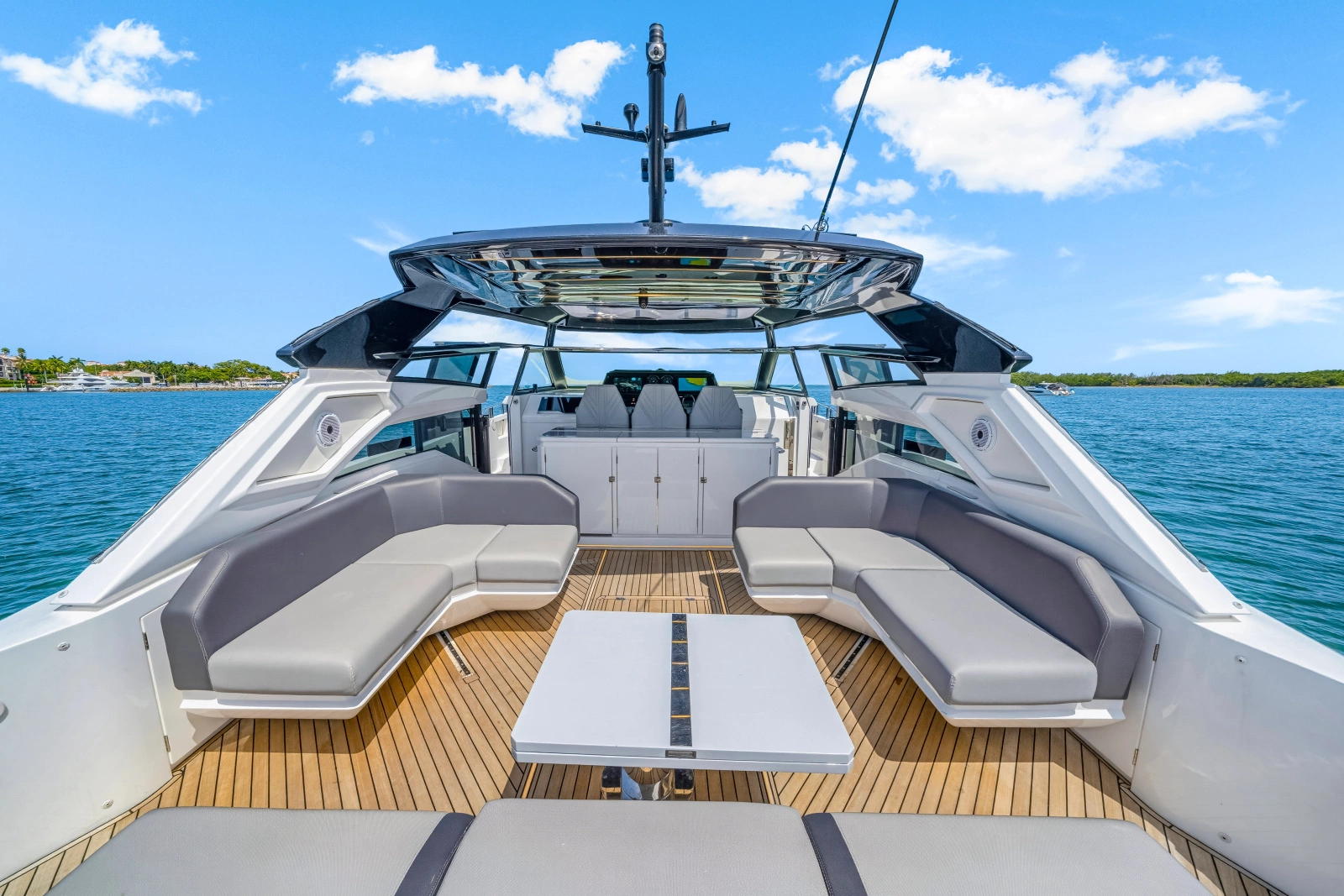 2024 Sunseeker Superhawk 55