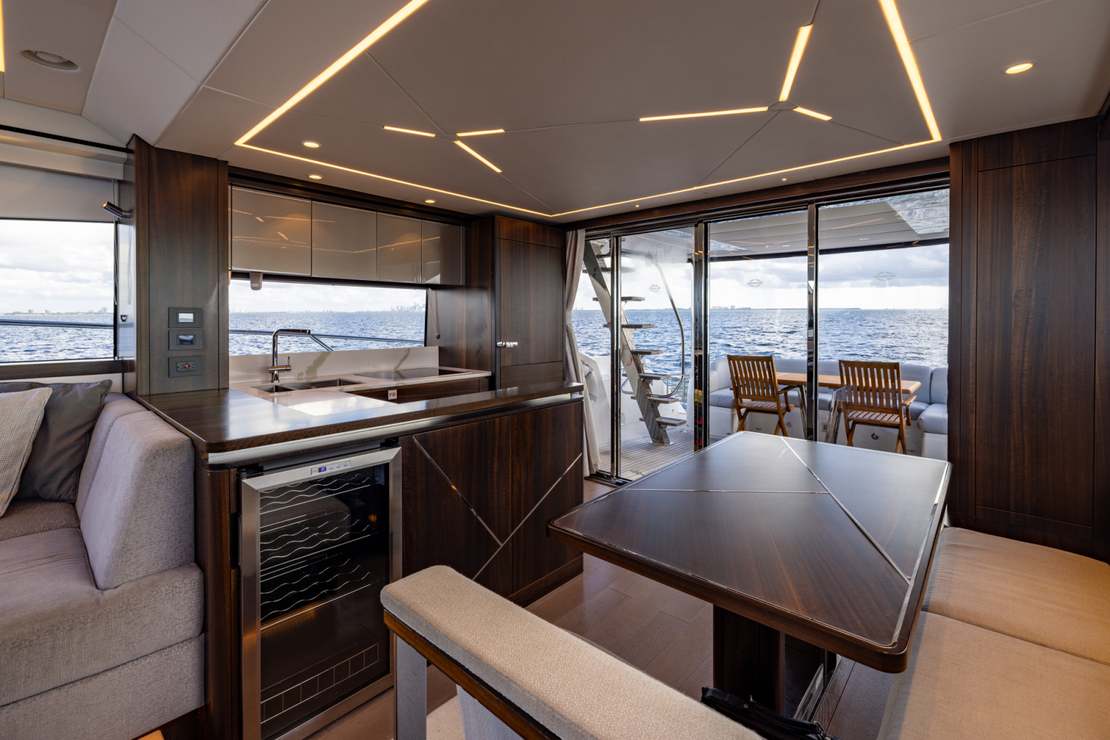 2022 Sunseeker Manhattan 68
