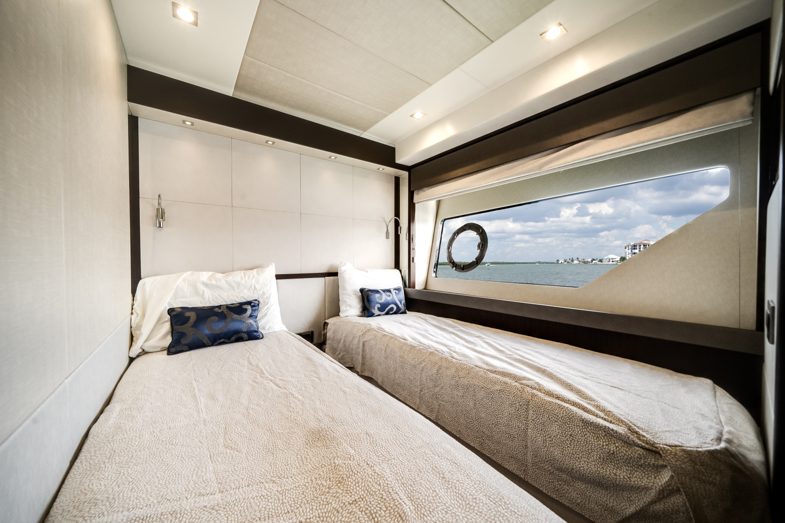 2019 Sunseeker 76 Flybridge