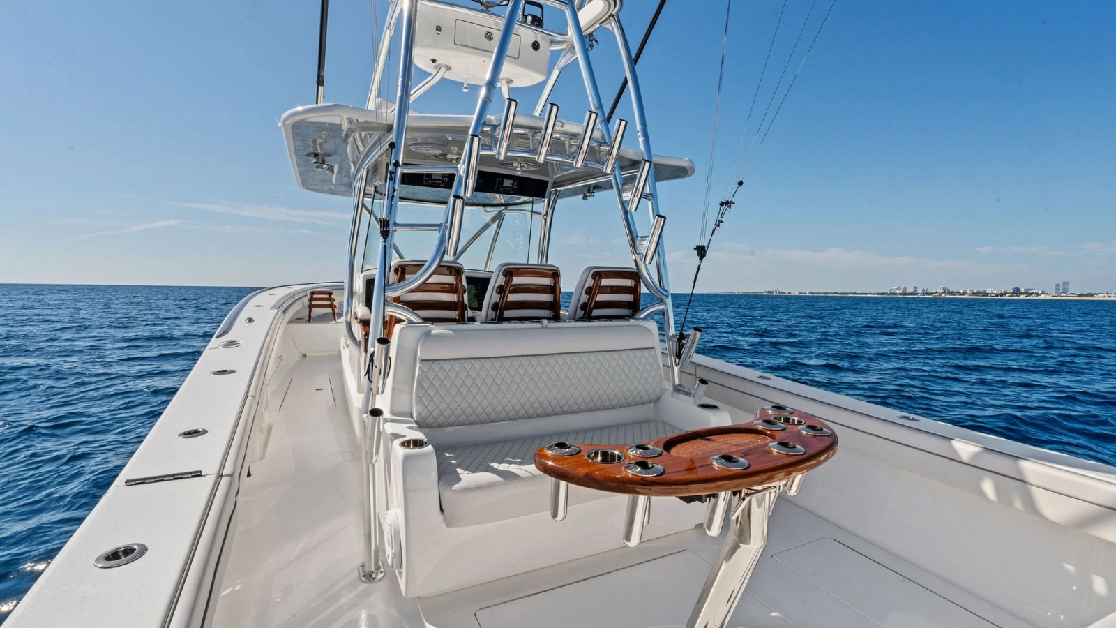Center Console and Helm Seating