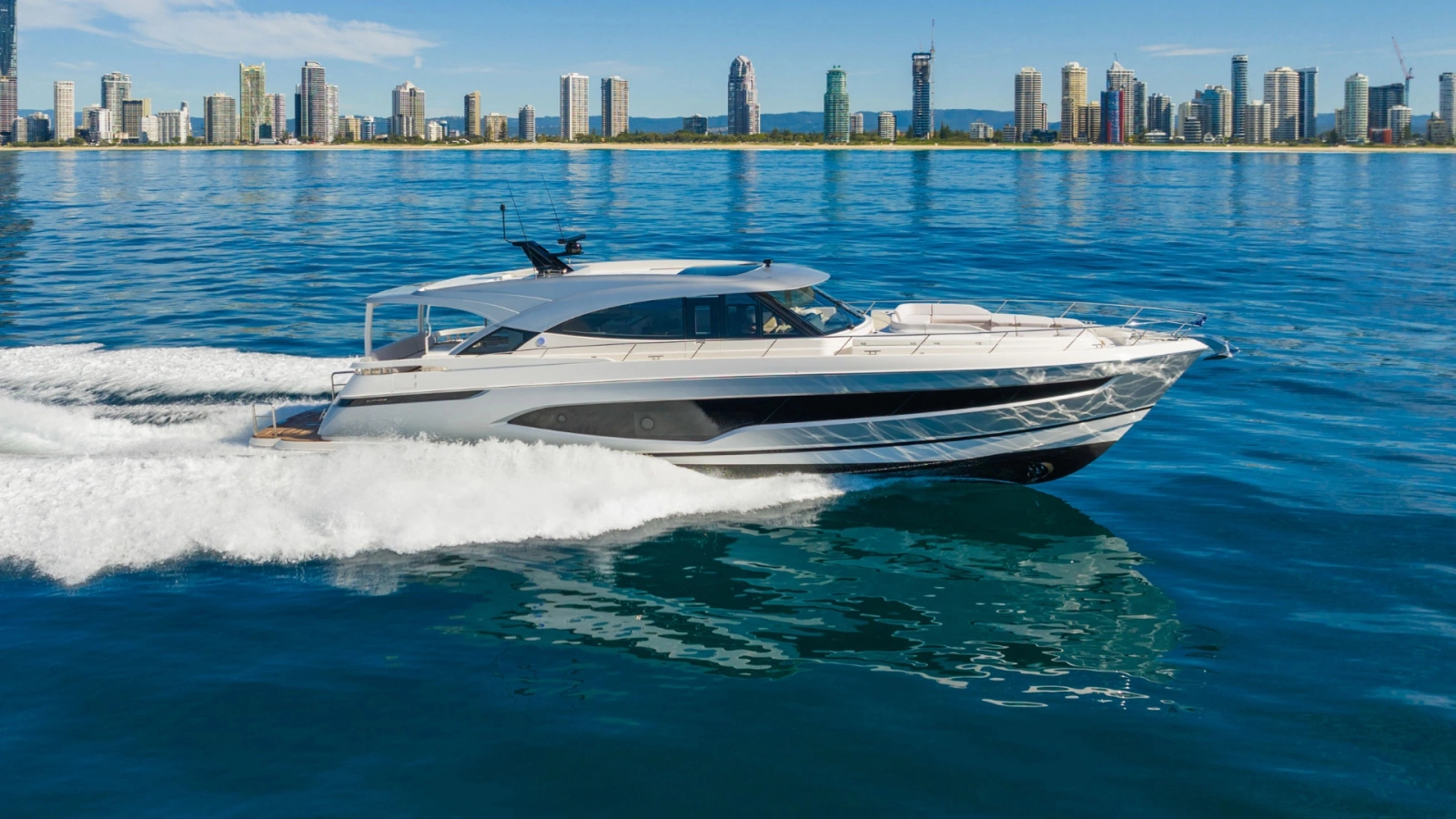 6800 SPORT YACHT 68ft Riviera Yacht For Sale