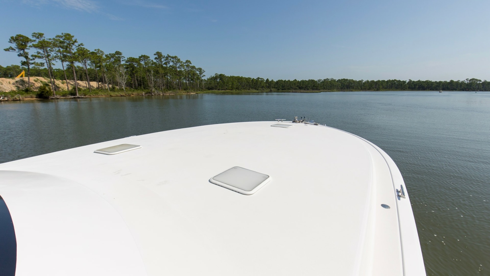 2005 61 Viking Enclosed Bridge Kelkat Forward Bow (2)