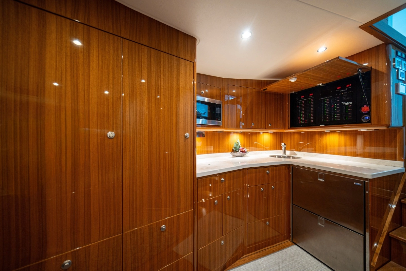 2023 Viking 46 Billfish Galley