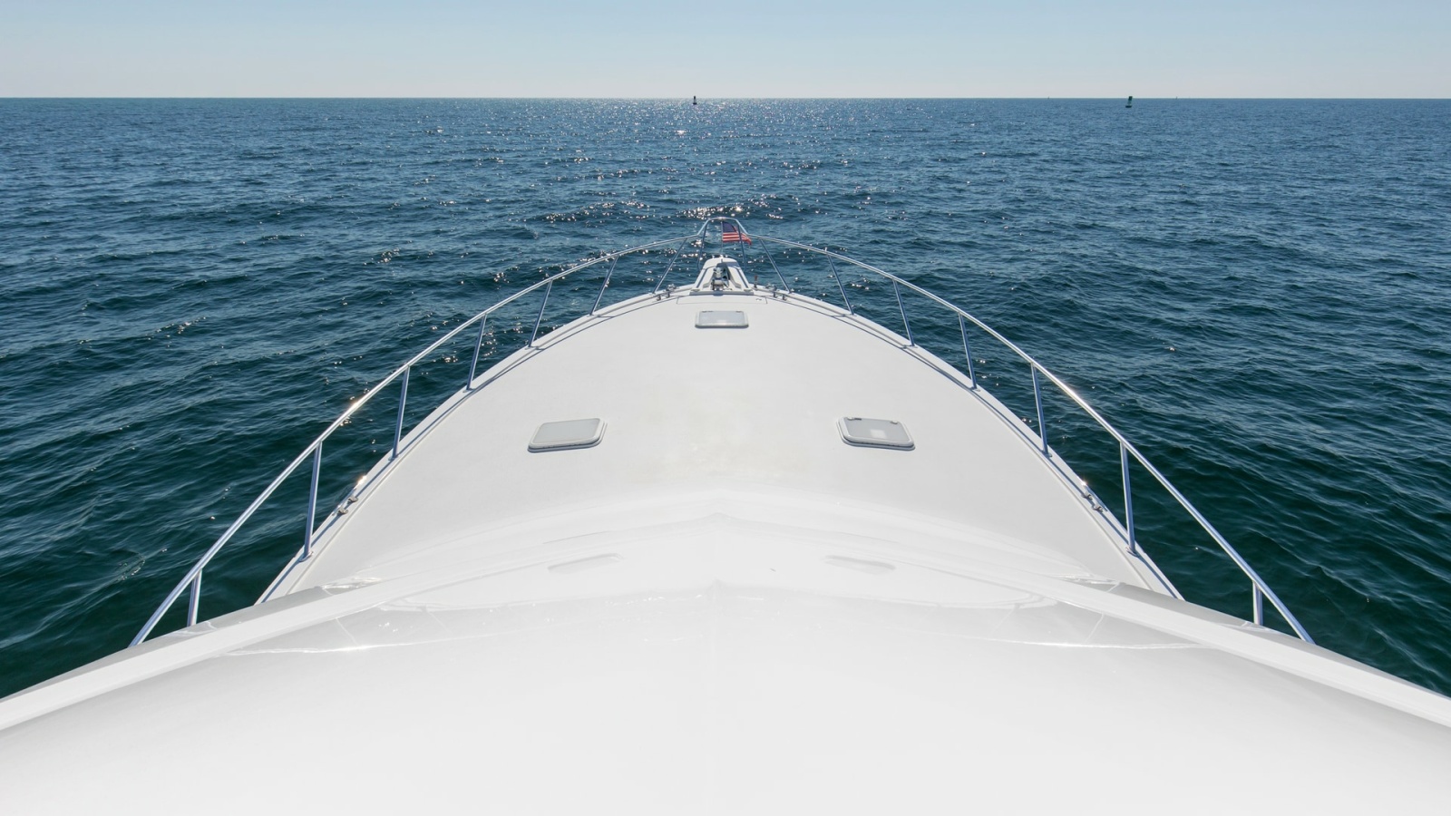 2008 54 Hatteras Convertible American Made Bow Deck