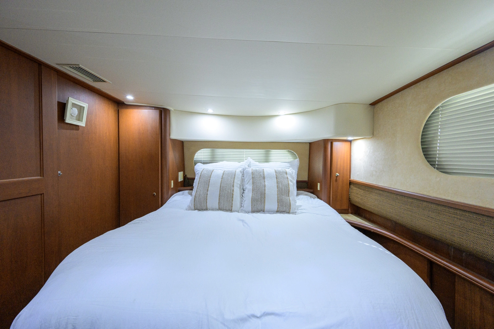 2005 Silverton 39 Motor Yacht