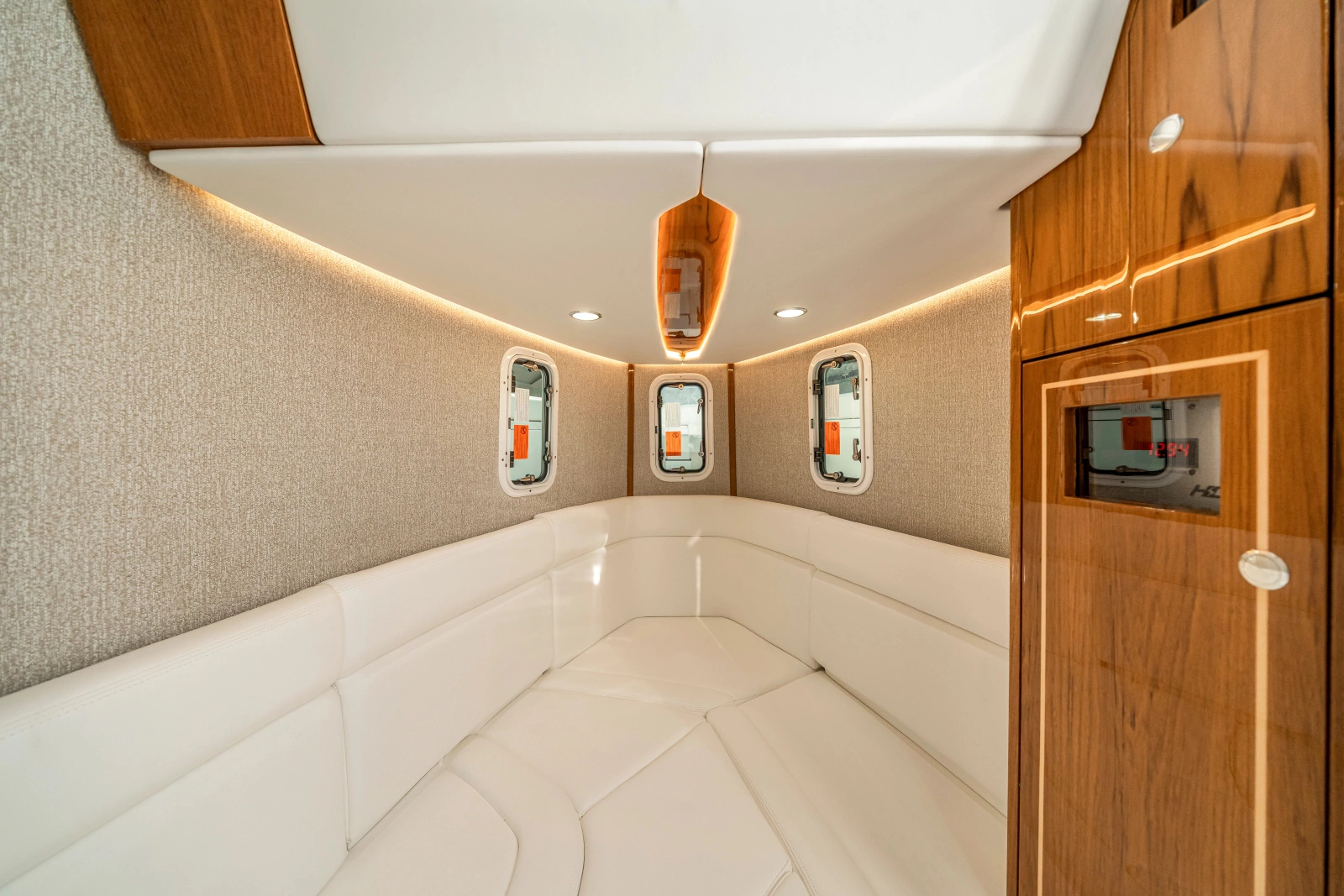 42ft HCB Yacht For Sale