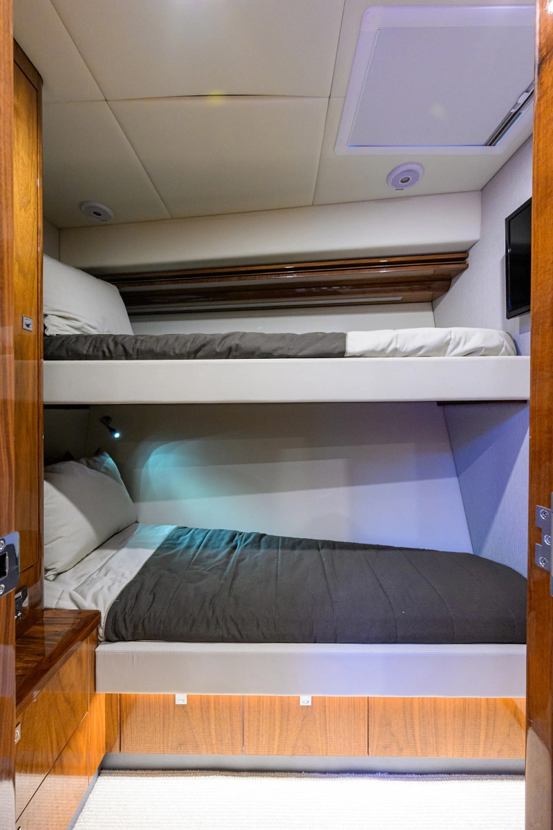 2019 Riviera 5400 Sport Yacht