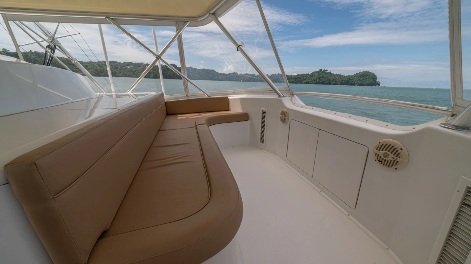 Flybridge Seating 2002 Viking 61 Convertible