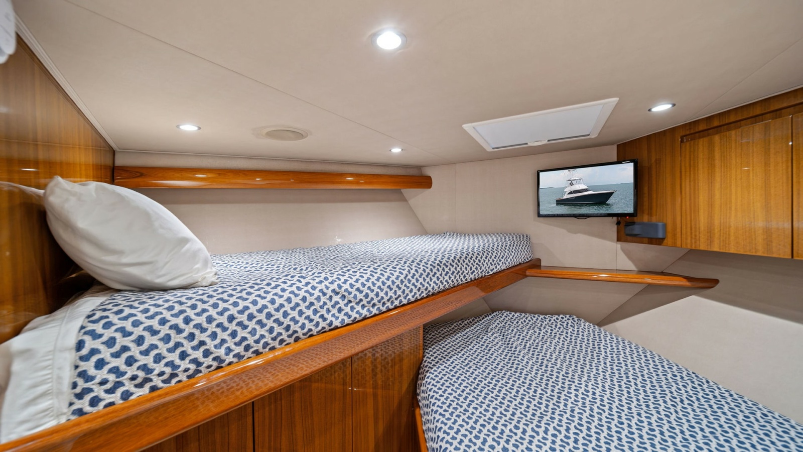 Guest Cabin with Bunk Beds