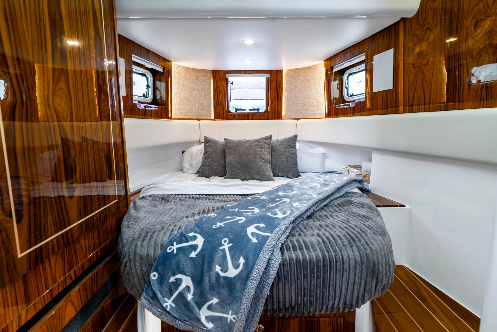 DEALER DEMO 56ft HCB Yacht For Sale