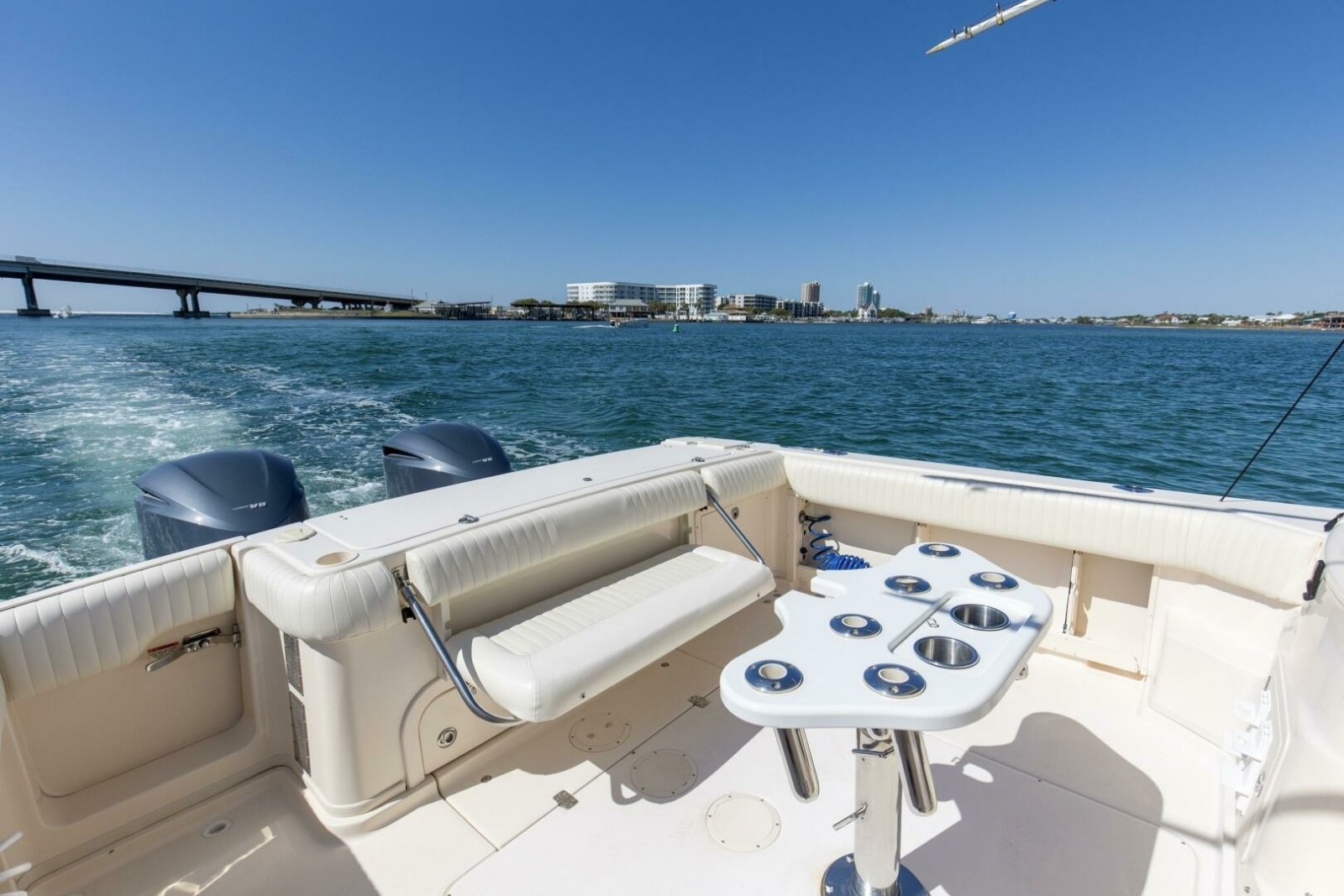 33' 2009 Grady-White 330 Express