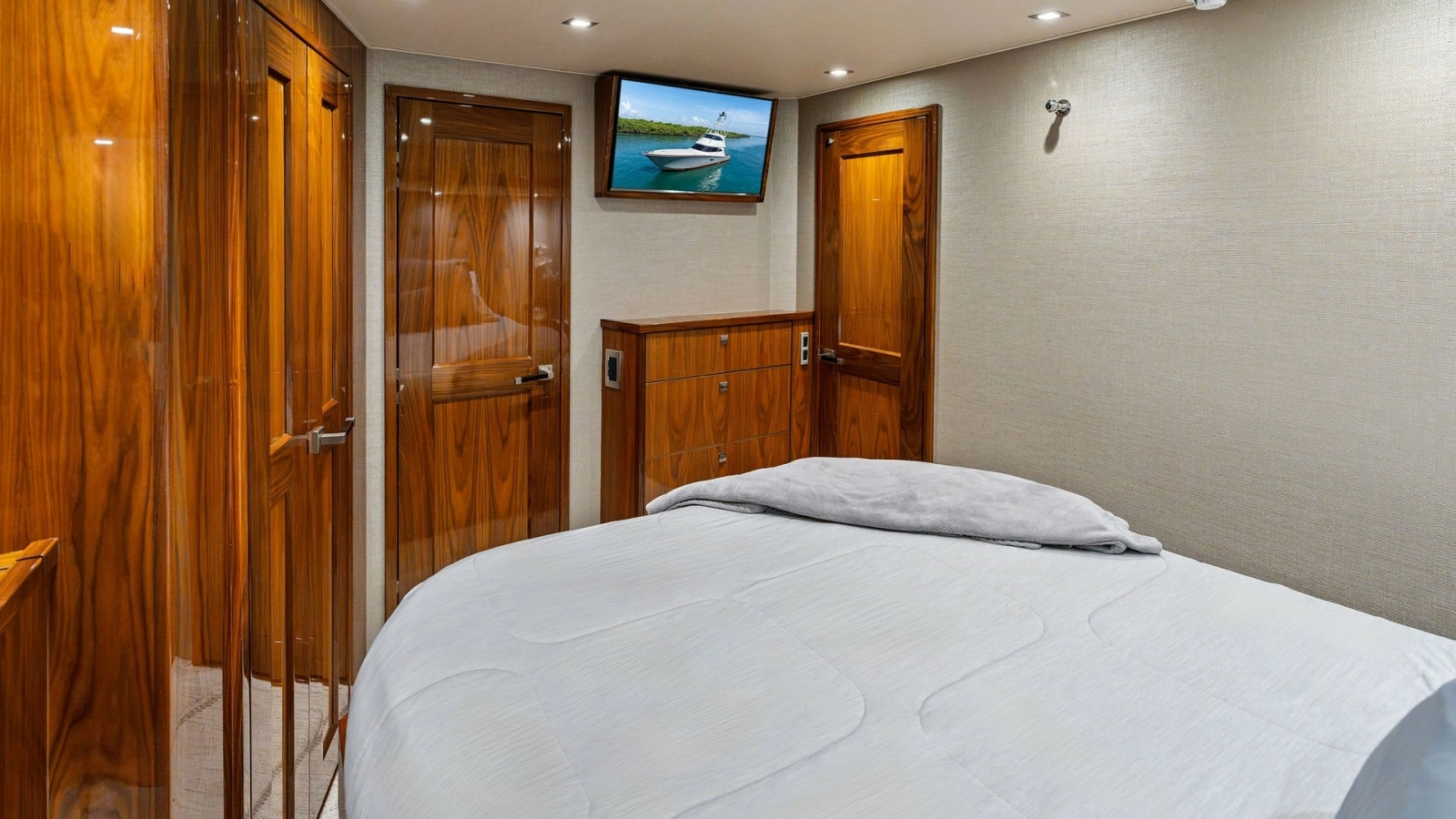 2016 Viking 80 Enclosed Bridge- FRIGATE-Port VIP Stateroom