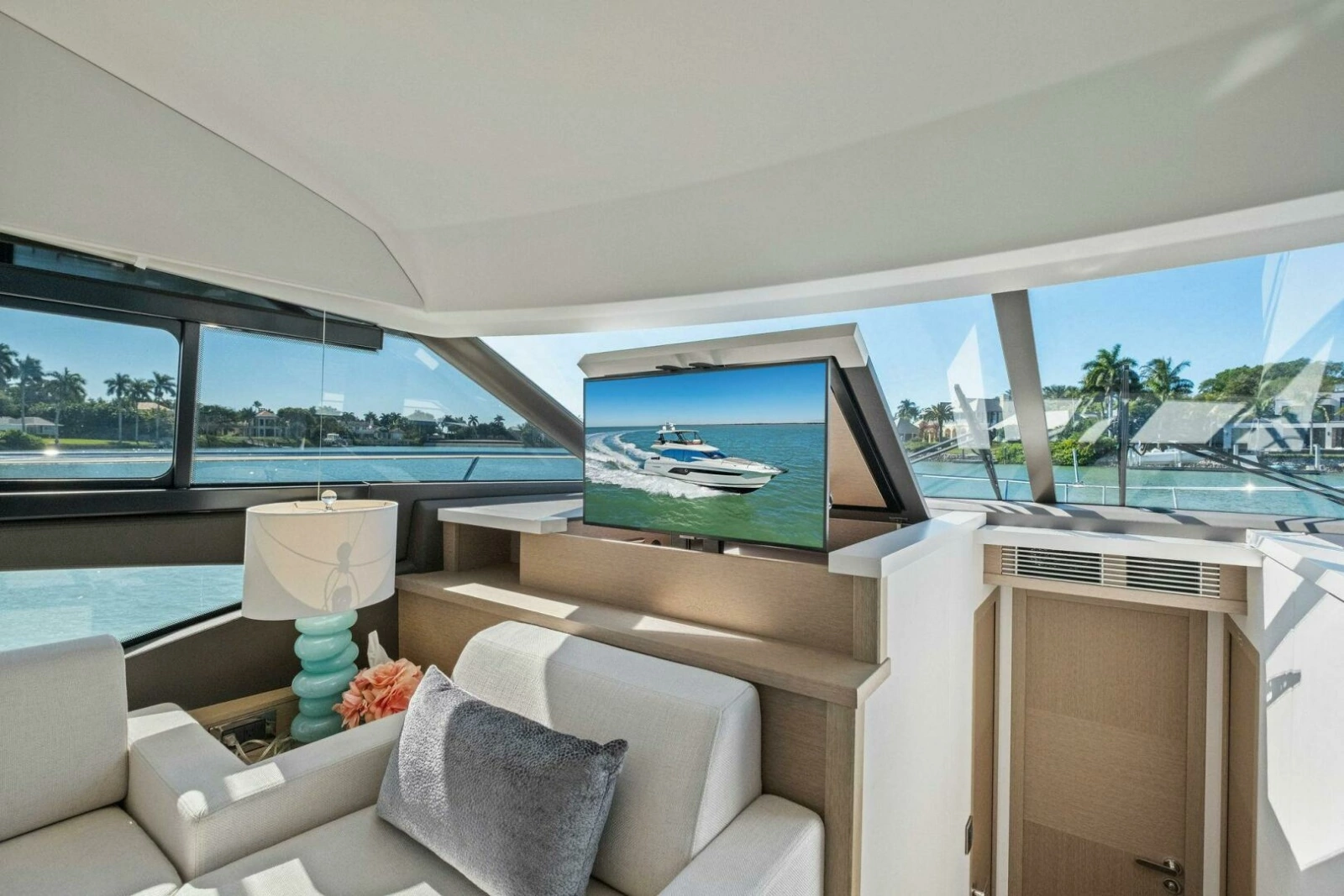 2022 Prestige 520 Flybridge photo 26