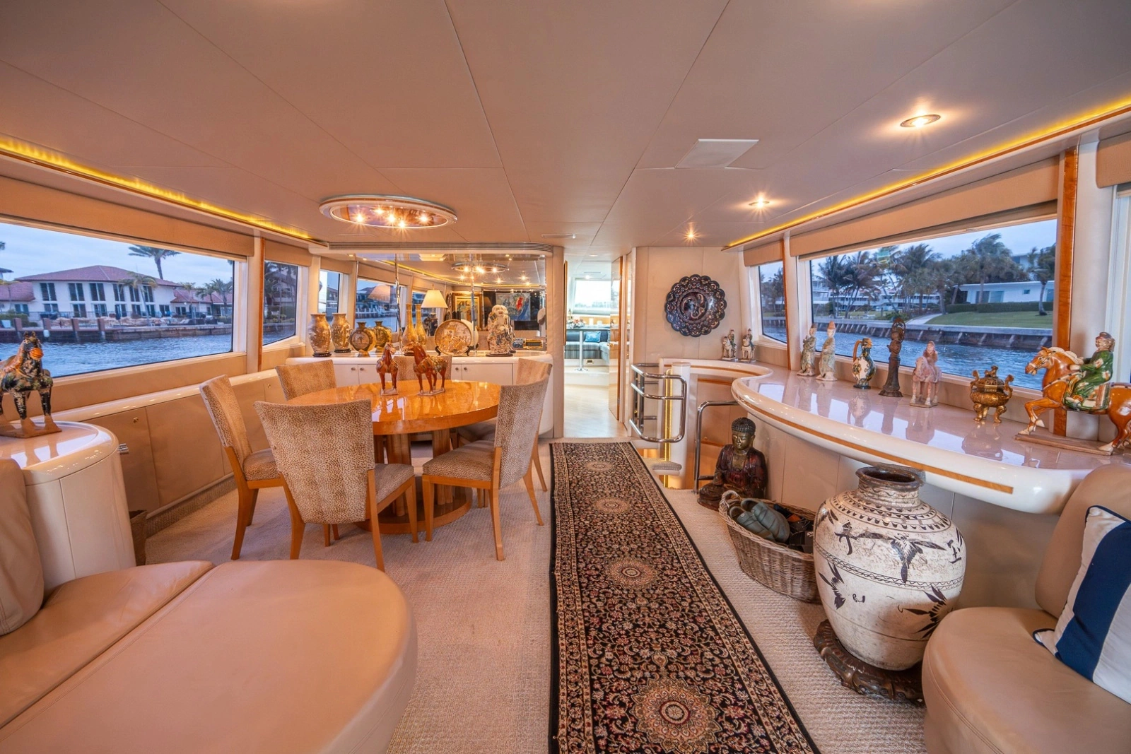2000 Lazzara Yachts Skylounge