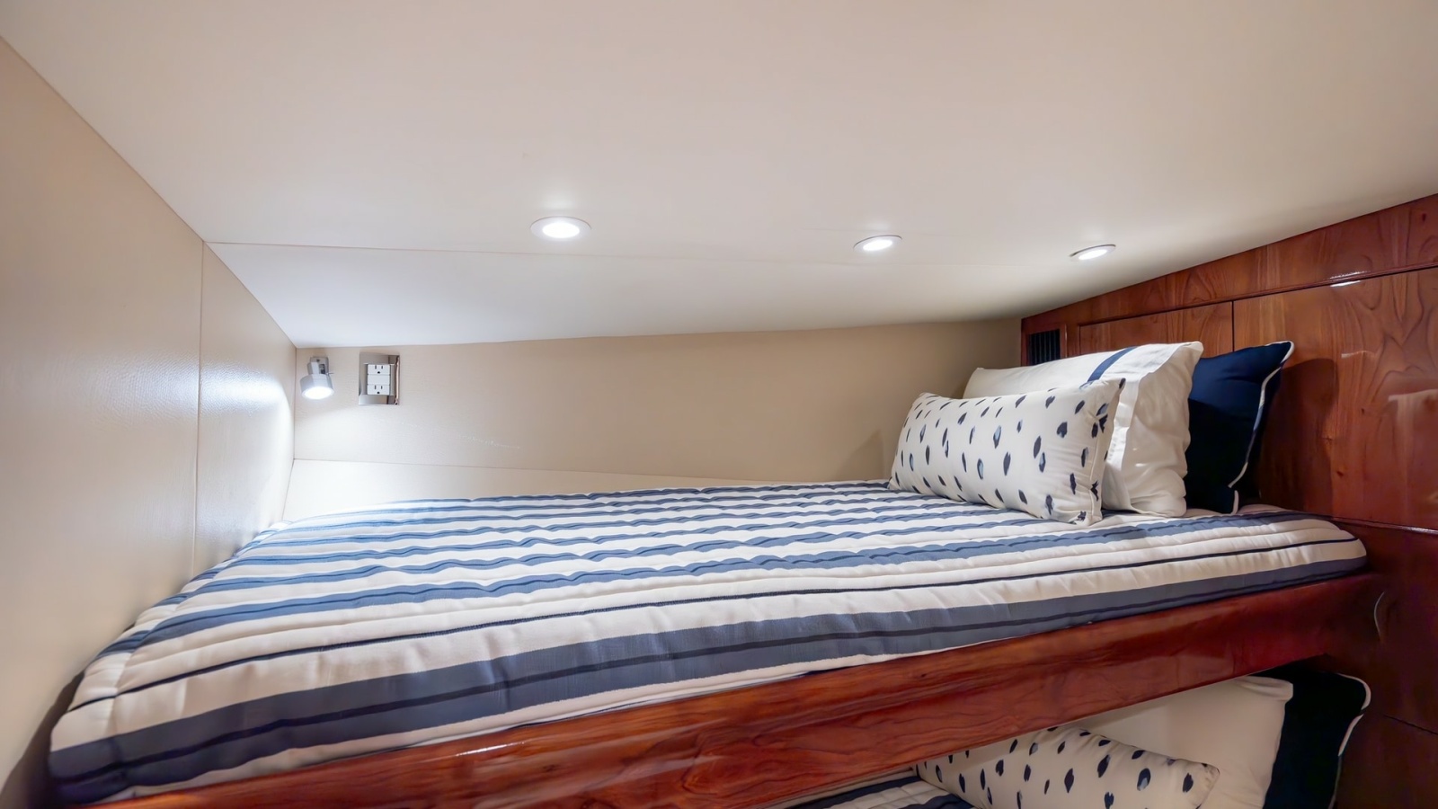 Cozy Twin Bunk Cabin