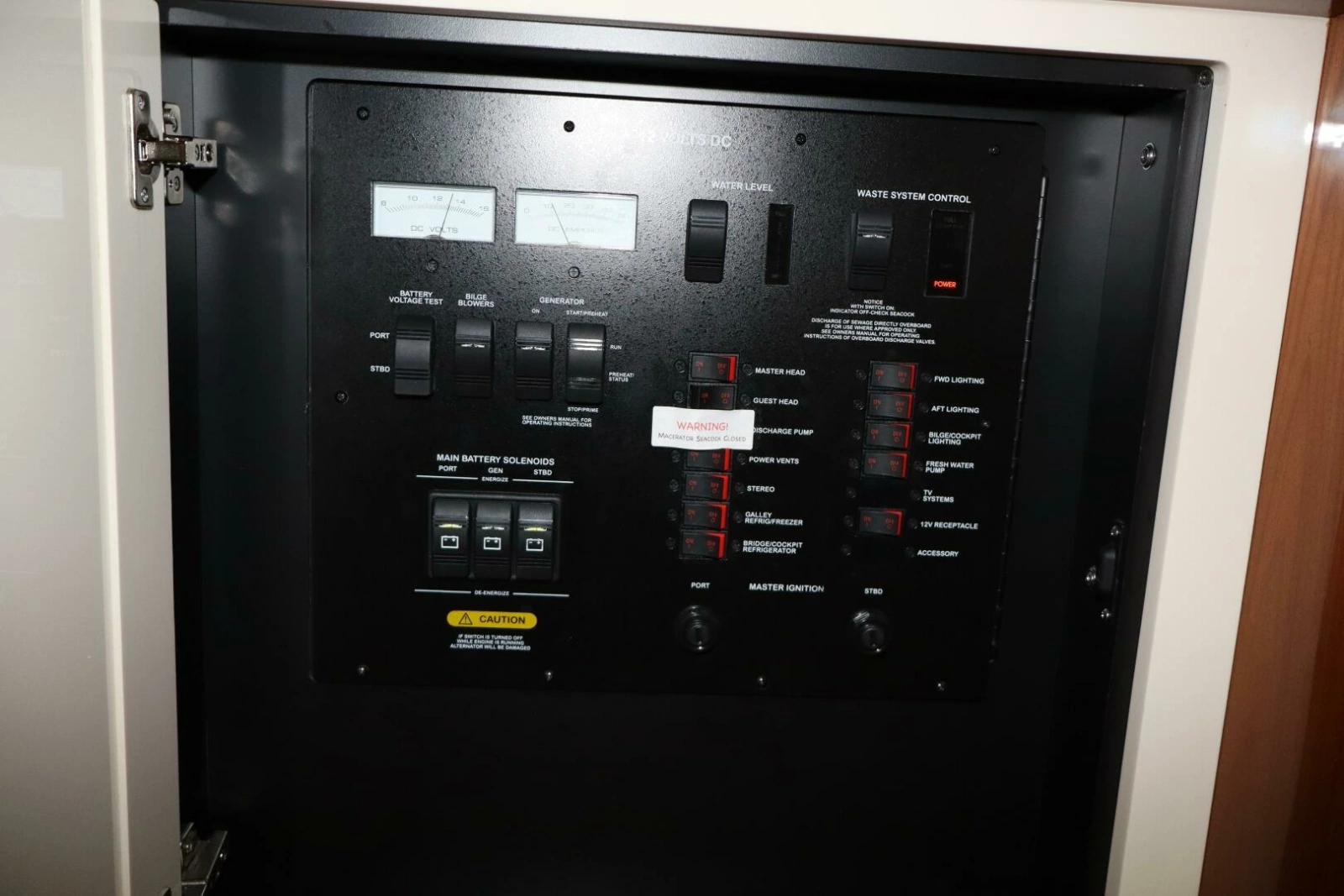 2015 Sea Ray 410 Sundancer photo 28