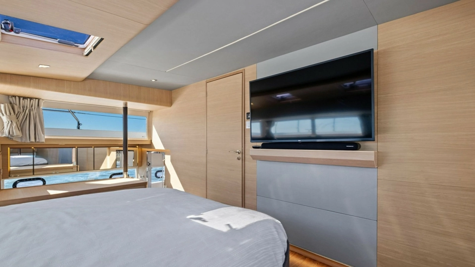 2022 54 Aquila Powercat 'Remarkable I'