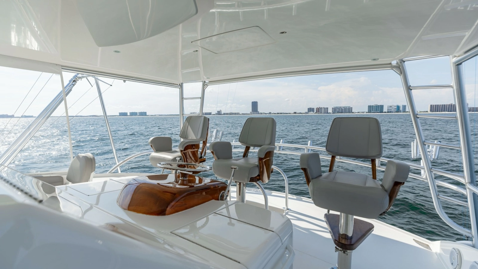 Flybridge Helm with Seating