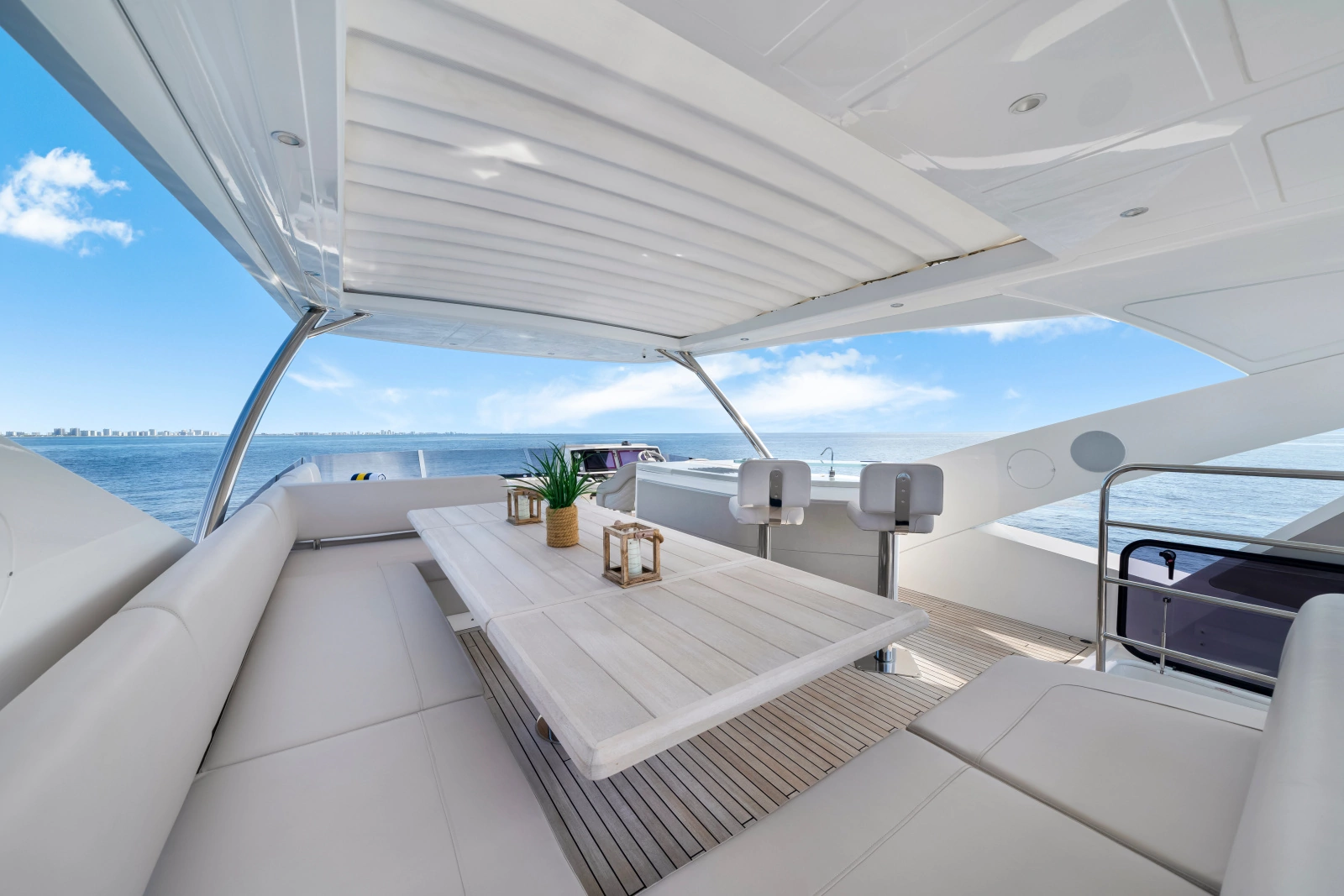 2020 Sunseeker 76 Yacht