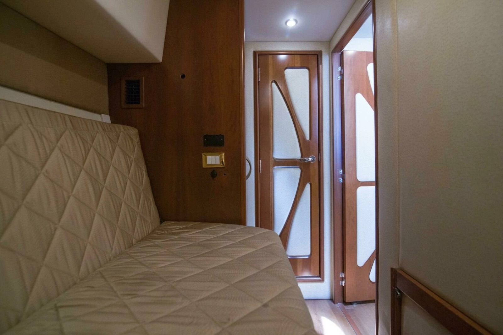 Silverton 52 - Immersed -