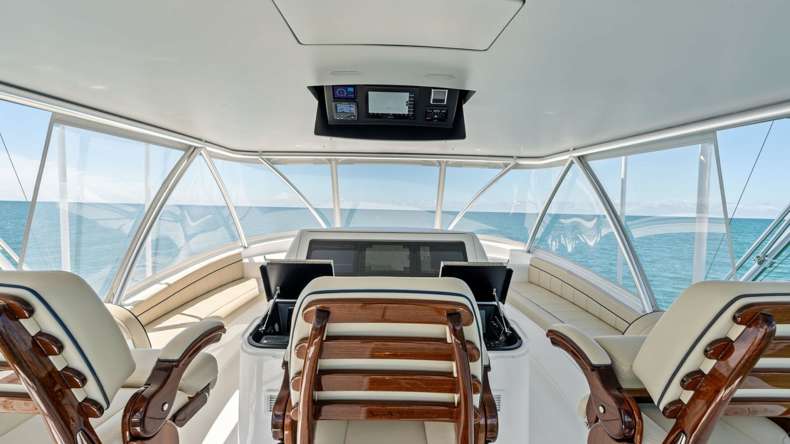 Flybridge Helm Station with Seating