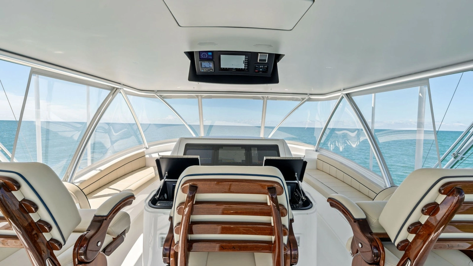 Flybridge Helm Station with Seating