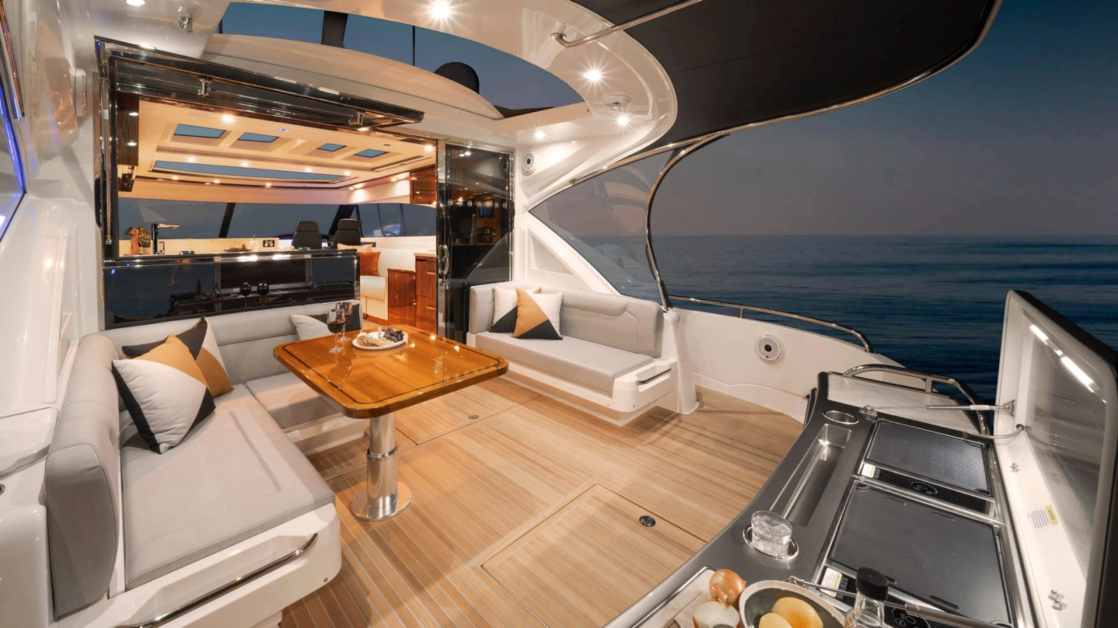6000 SPORT YACHT 60ft Riviera Yacht For Sale