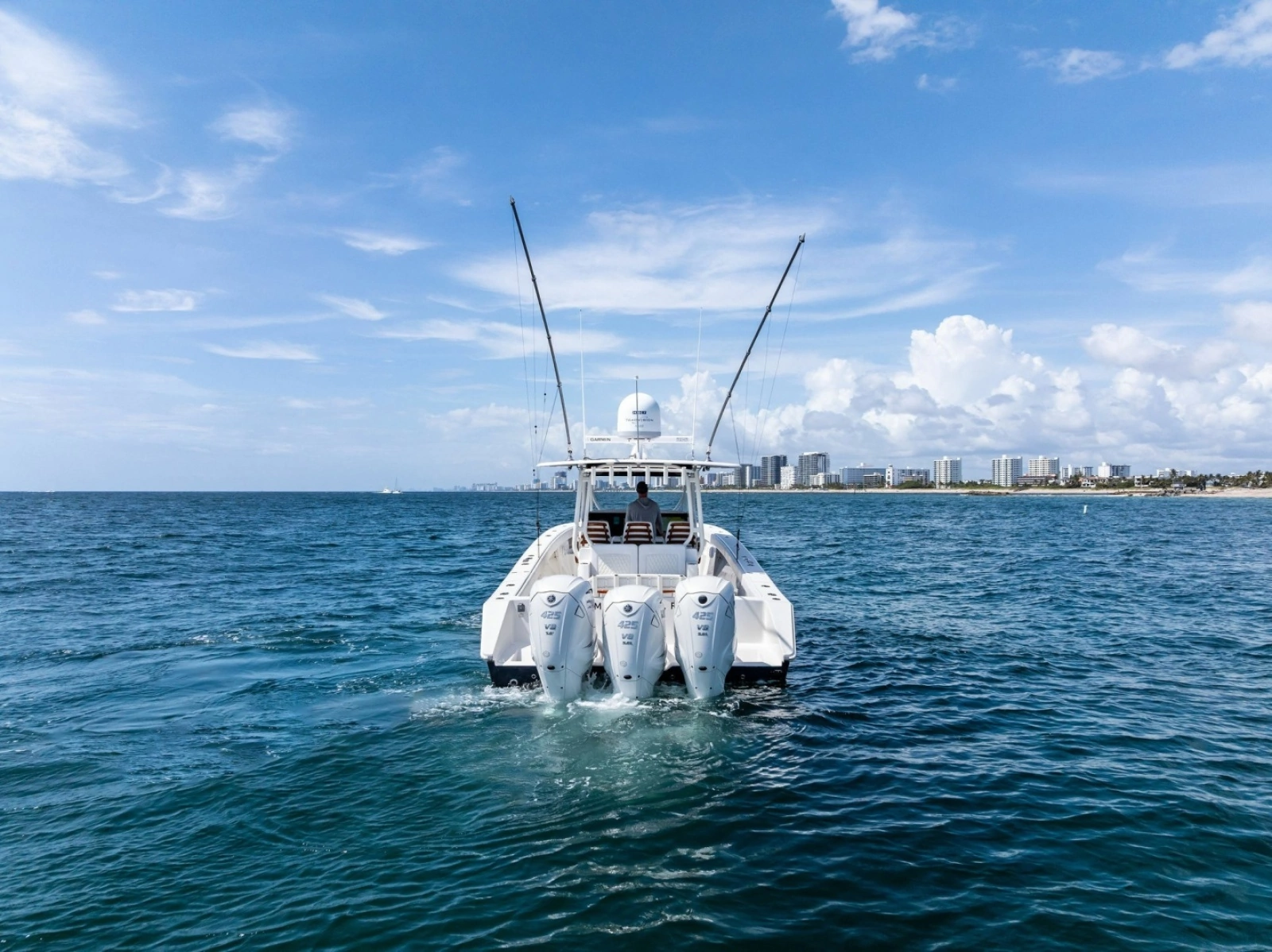 2020 Jupiter 43 SF MENACE Stern
