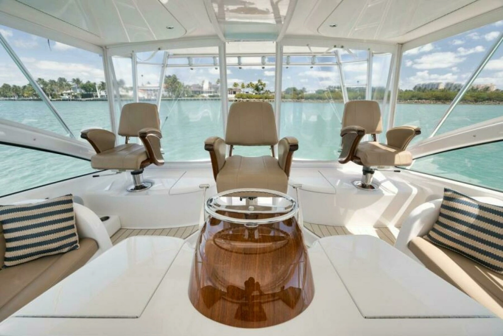 Viking 42 GAMECHANGER - Flybridge