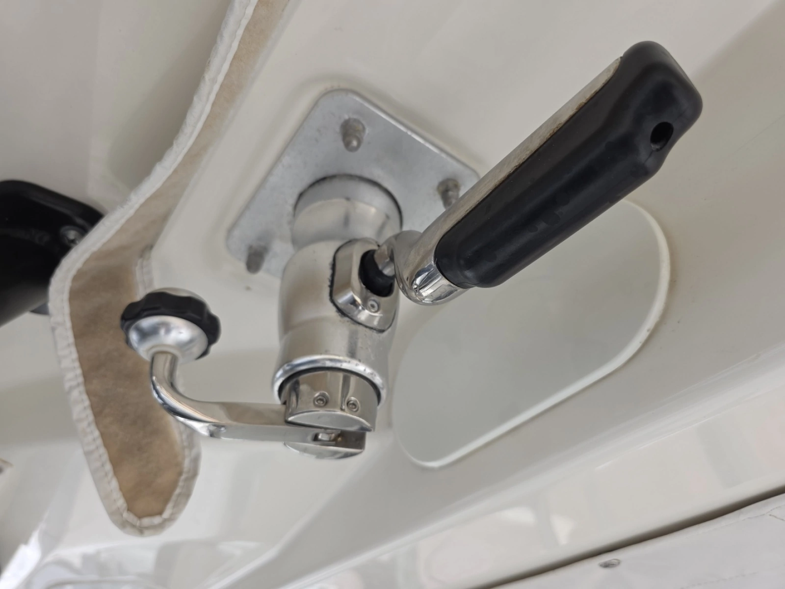 2021 Boston Whaler 420 Outrage BFT-Profile