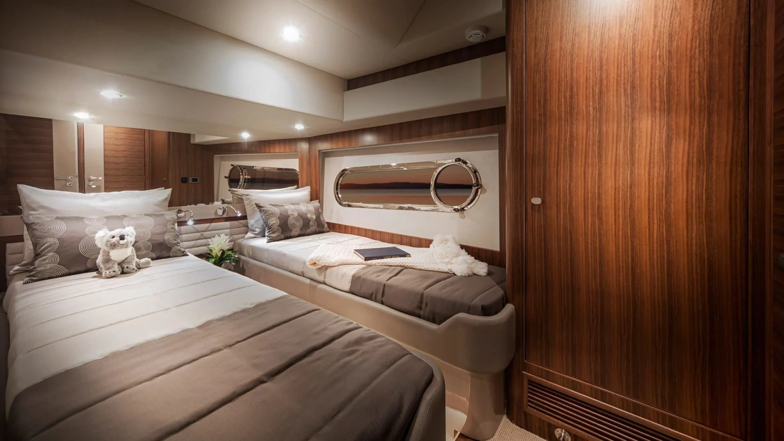 66 DAYBRIDGE 66ft Belize Yacht For Sale