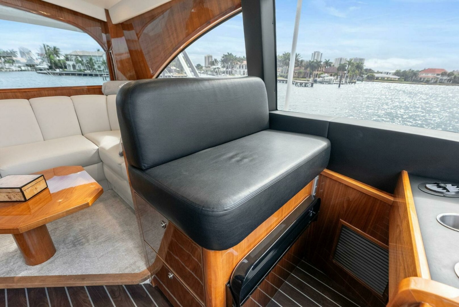 68' 2022 Viking 68 Enclosed Bridge