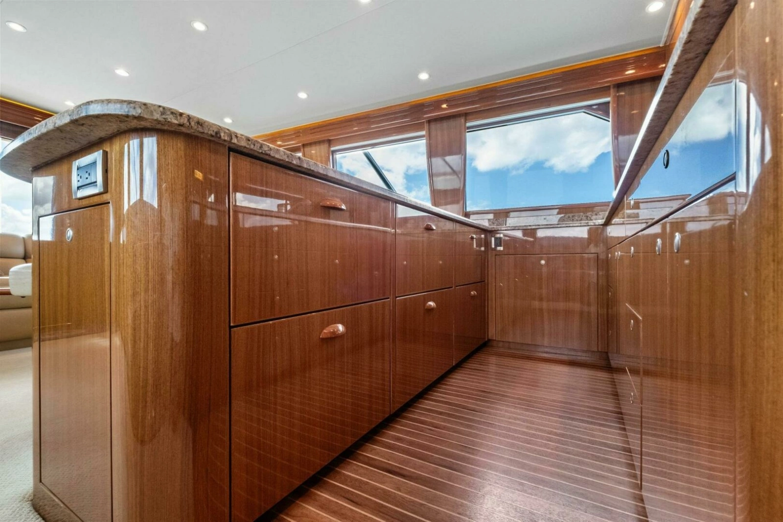 20  64ft Viking Yacht For Sale