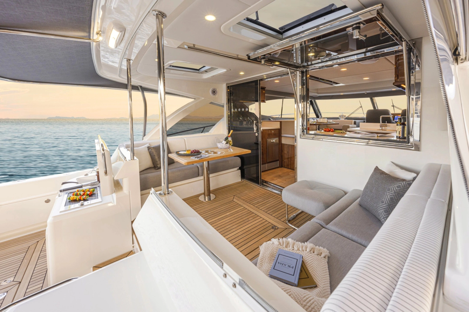 465 SUV 46ft Riviera Yacht For Sale