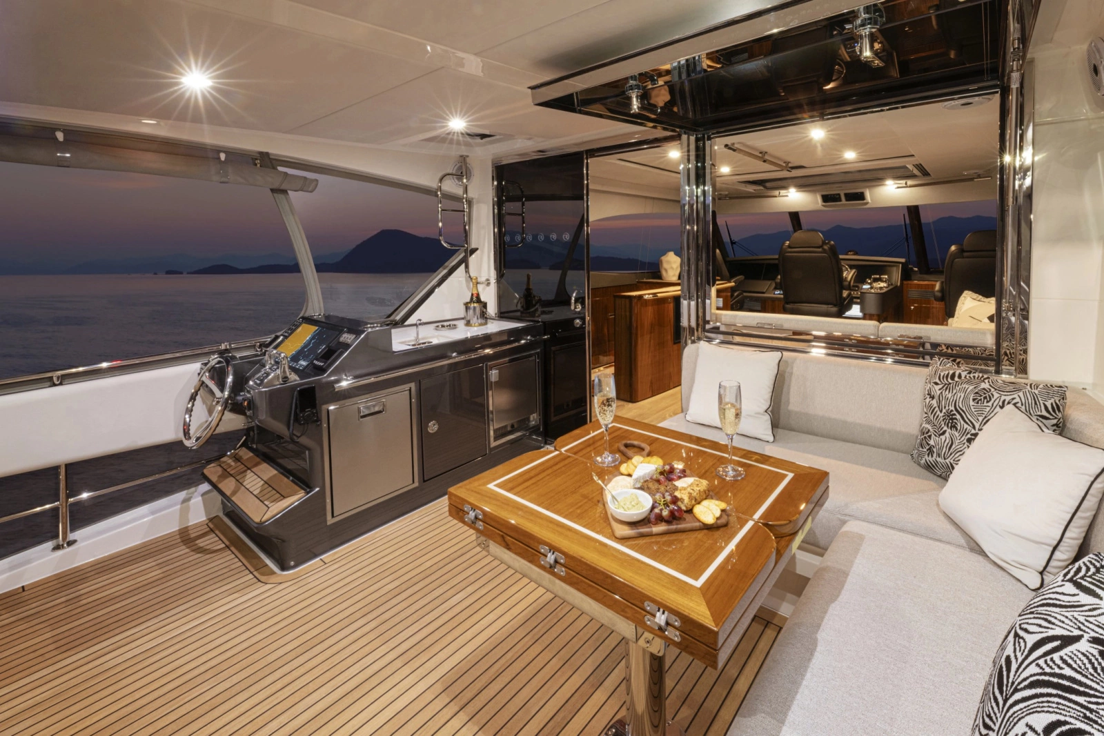 68 Sports Motor Yacht 68ft Riviera Yacht For Sale