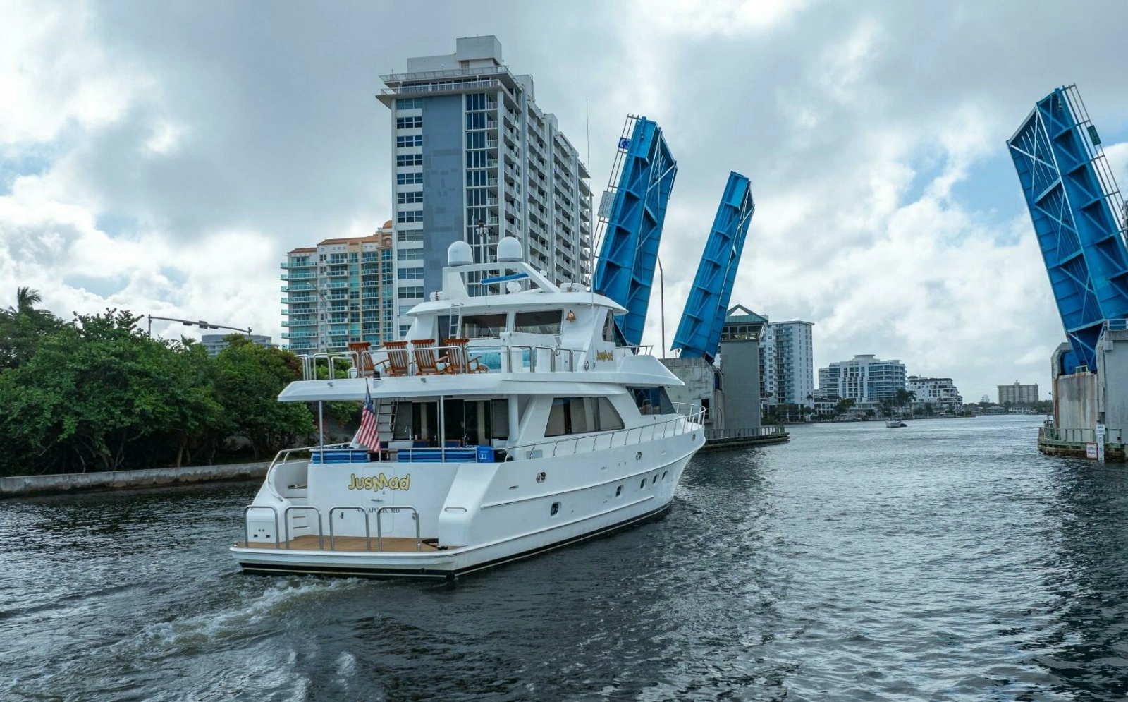2005 Ocean Alexander 80 motoryacht