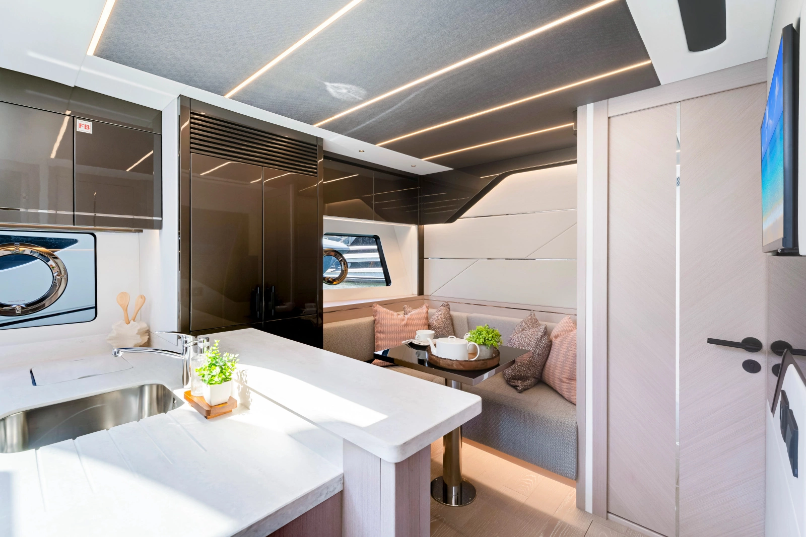 PREDATOR 75 75ft Sunseeker Yacht For Sale