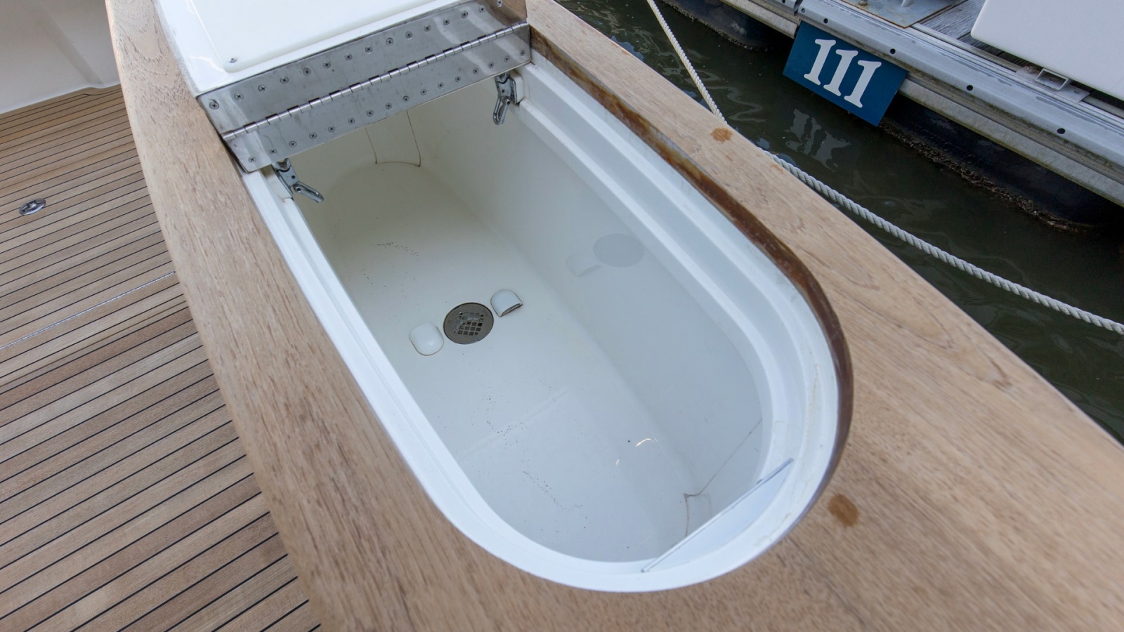 Built-In Cockpit Fish Box