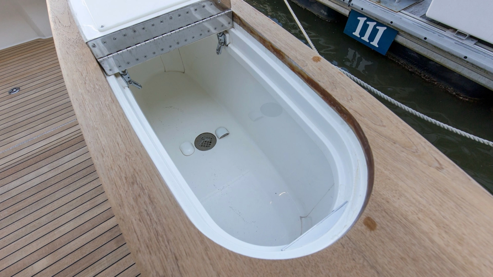 Built-In Cockpit Fish Box
