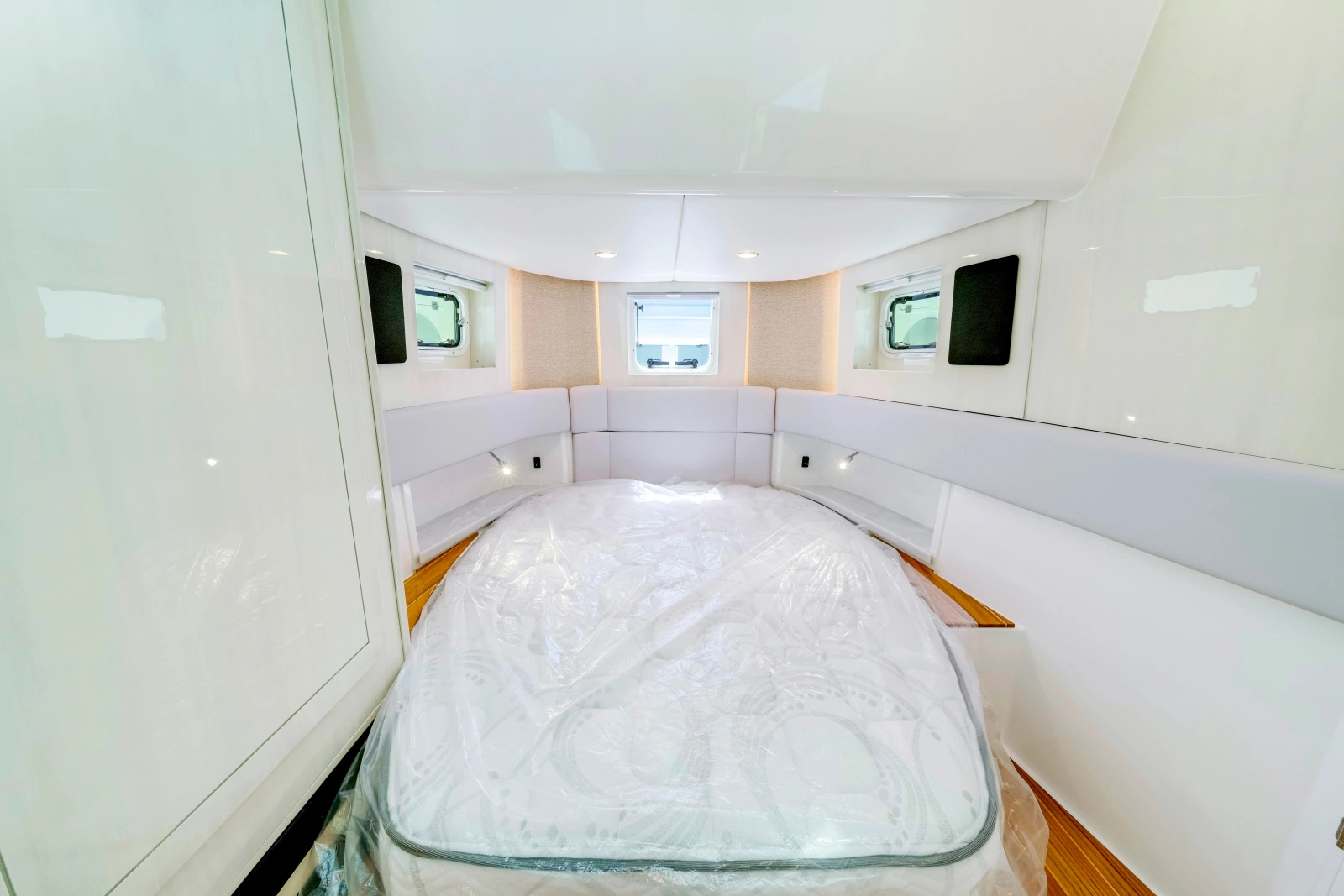 56ft HCB Yacht For Sale