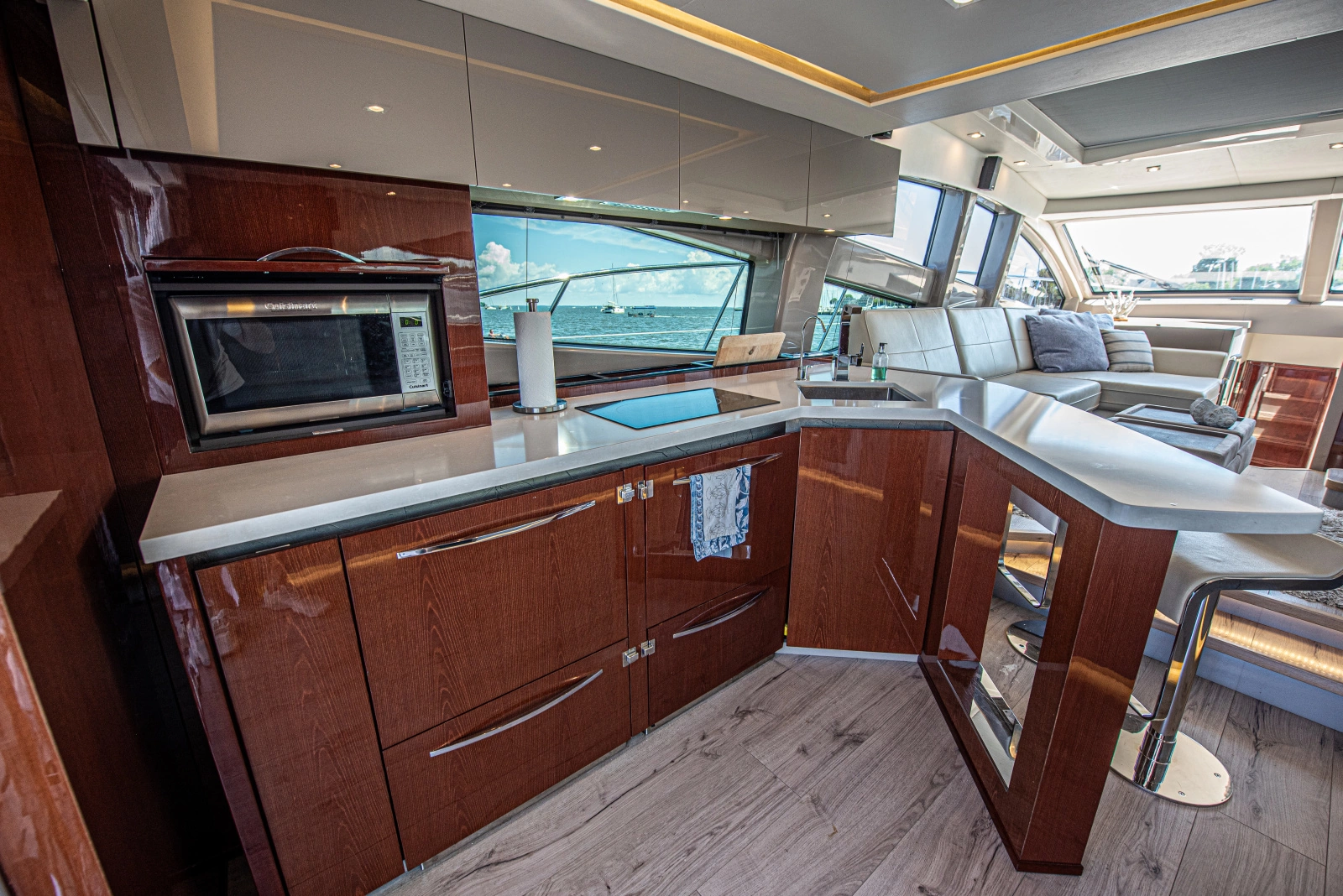 2018 Sea Ray L550
